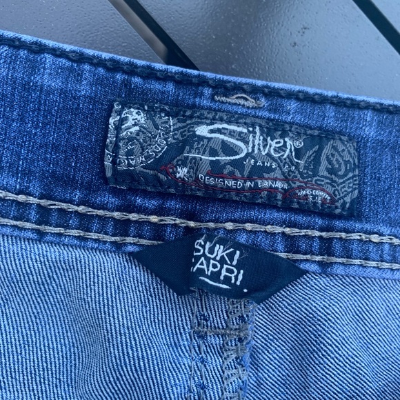 Silver Capri Jeans - Picture 3 of 9